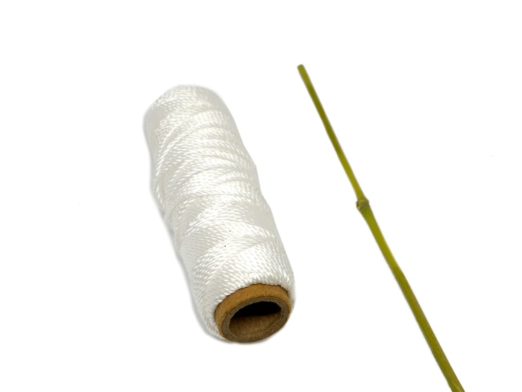 cuerda de nylon y caña de bambu para hacer caña de percar imantada