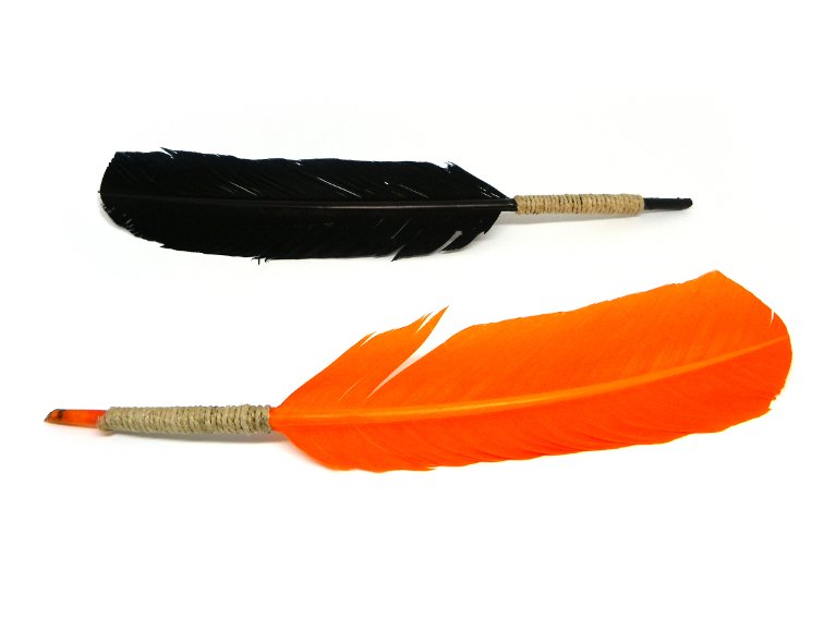 plumas estilograficas hechas con plumas para manualidades de colores 