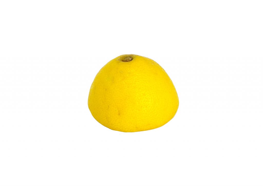 media cascara de limon para hacer adorno aromatico