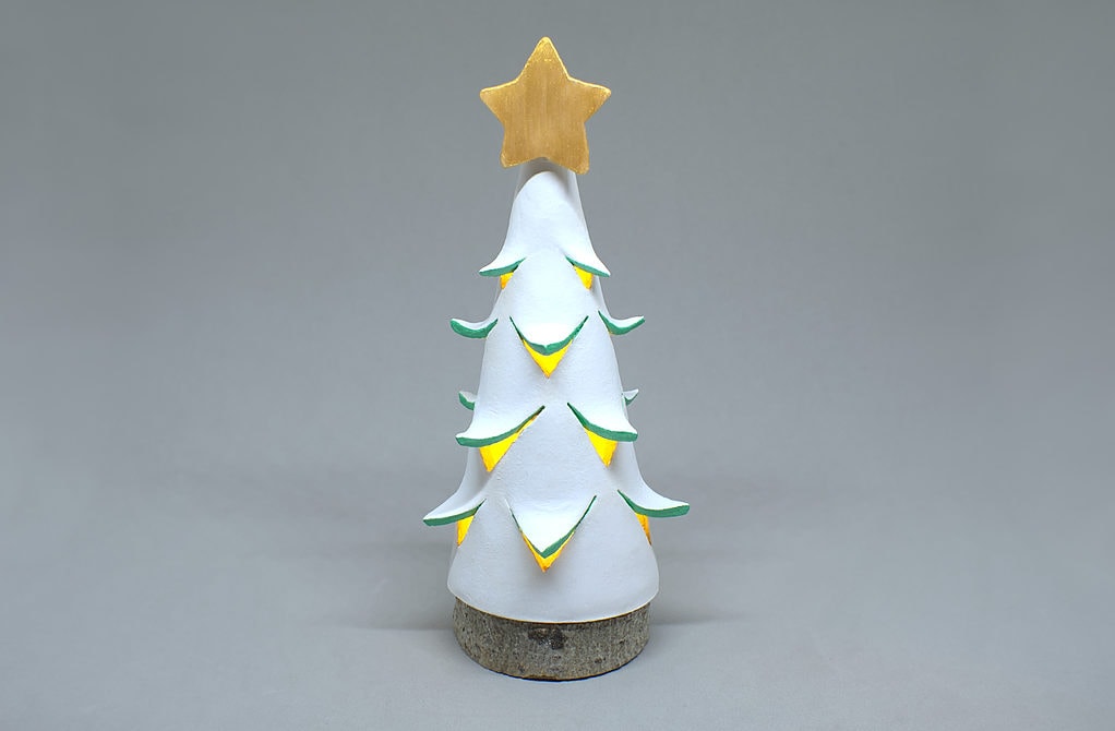 abeto de navidad luminoso elaborado con pasta de modelar