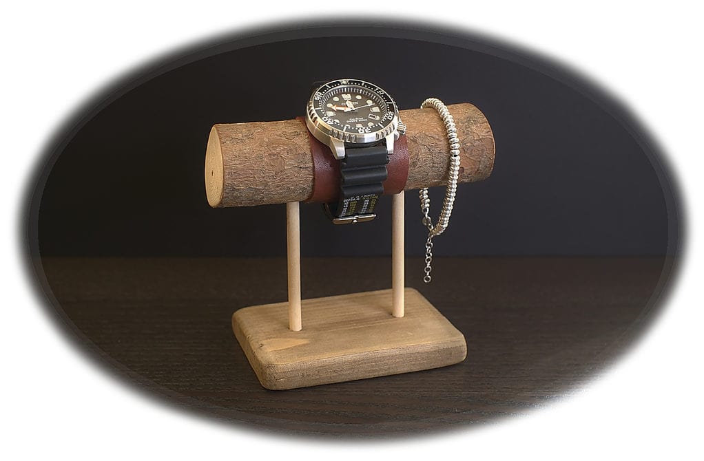 soporte para relojes y pulseras hecho con madera