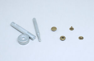remachadora y broches a presion