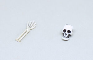 partes de un esqueleto de plastico adorno de halloween