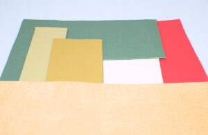 retales de cuero con diferentes texturas y colores