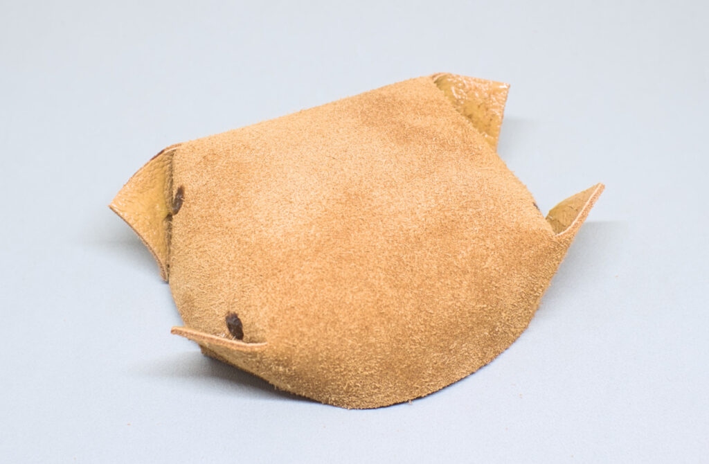 pliegues de bandeja vaciabolsillos con pegamento de contacto