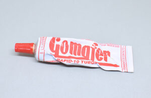 tubo de pegamento de contacto