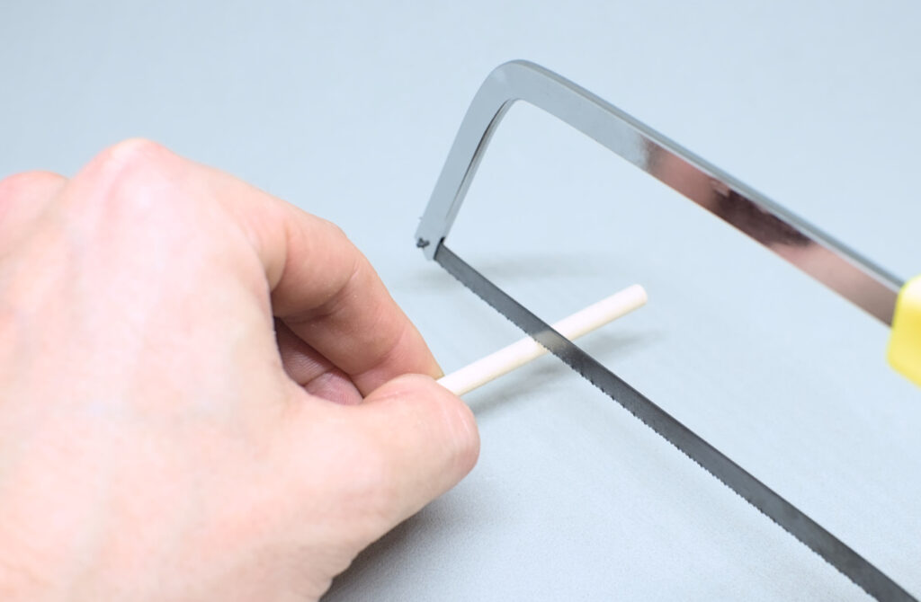 serrando espiga de madera