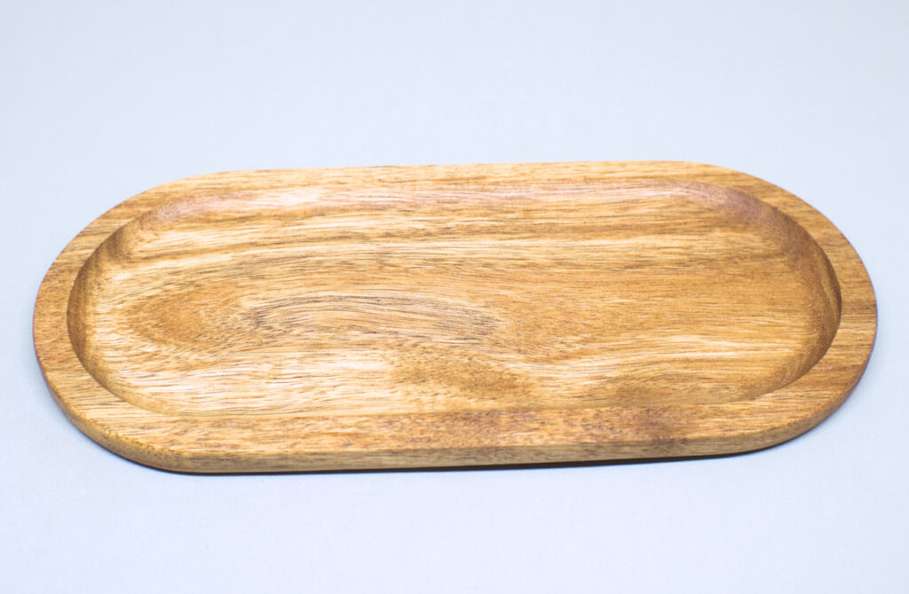 bandeja de madera de acacia nutrida con aceite de oliva