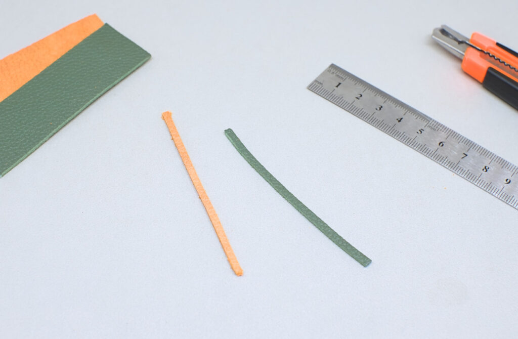 tiras finas de cuero bombeado de diferentes colores