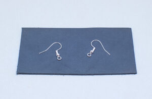ganchos para pendientes de metal plateado