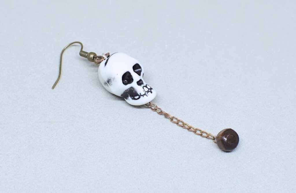 pendiente de calavera con cadena para halloween